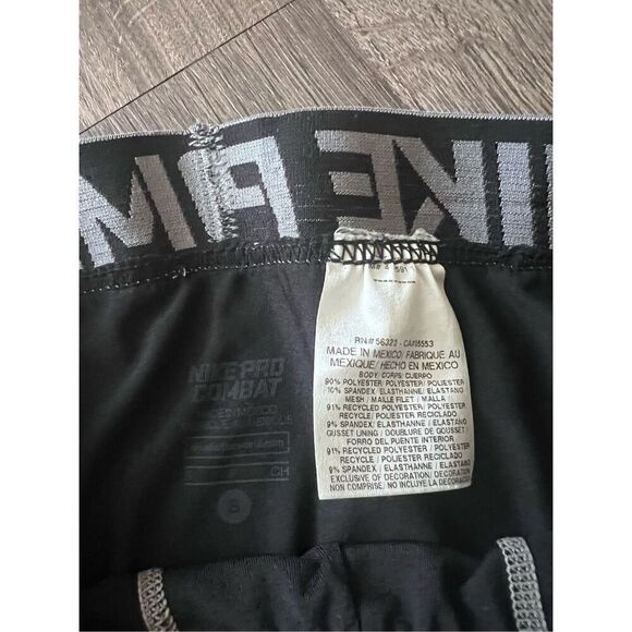 Nike Pro Combat Shorts Youth Small Black Athletic Compression Shorts - Picture 3 of 4